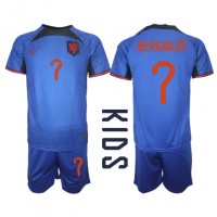 Camiseta Países Bajos Steven Bergwijn #7 Segunda Equipación Replica Mundial 2022 para niños mangas cortas (+ Pantalones cortos)